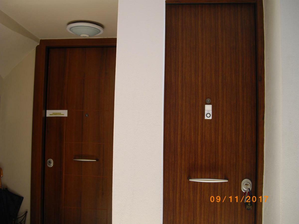 The 25Sqm Sunny, Modern And Comfortable Афіни Екстер'єр фото